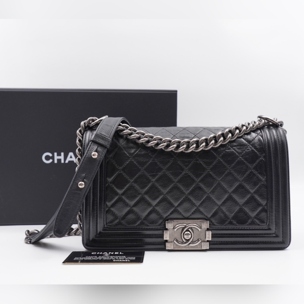 CD04 💖 CHANEL Lambskin Quilted Boy Flap Medium